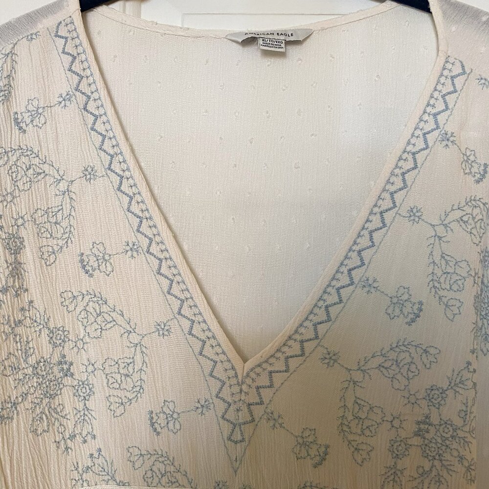 American Eagle AE Boho Blouse Cream and Blue, Embroidered, Peasant Style - Picture 4 of 9